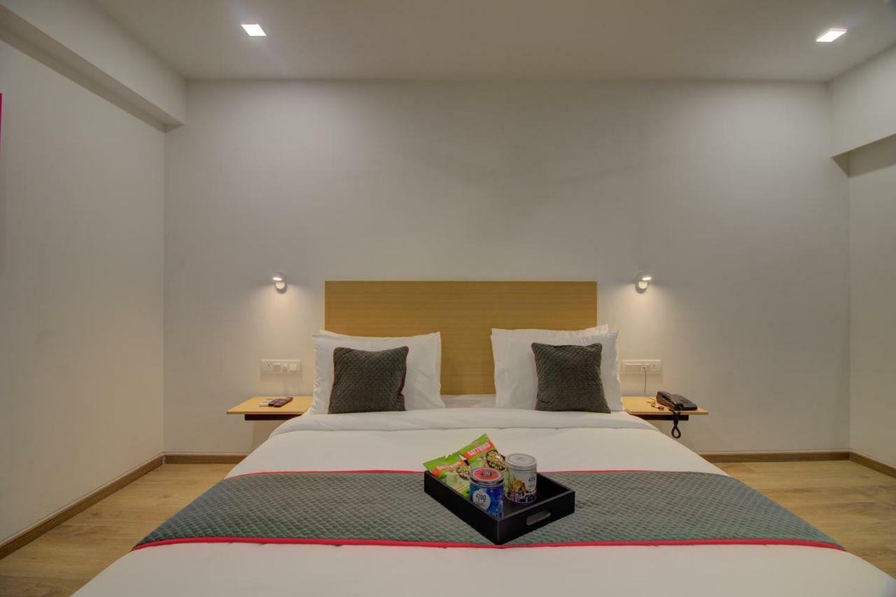 Townhouse Oak Kopar Khairane Navi Mumbai Formerly Ivy Hotel Zewnętrze zdjęcie