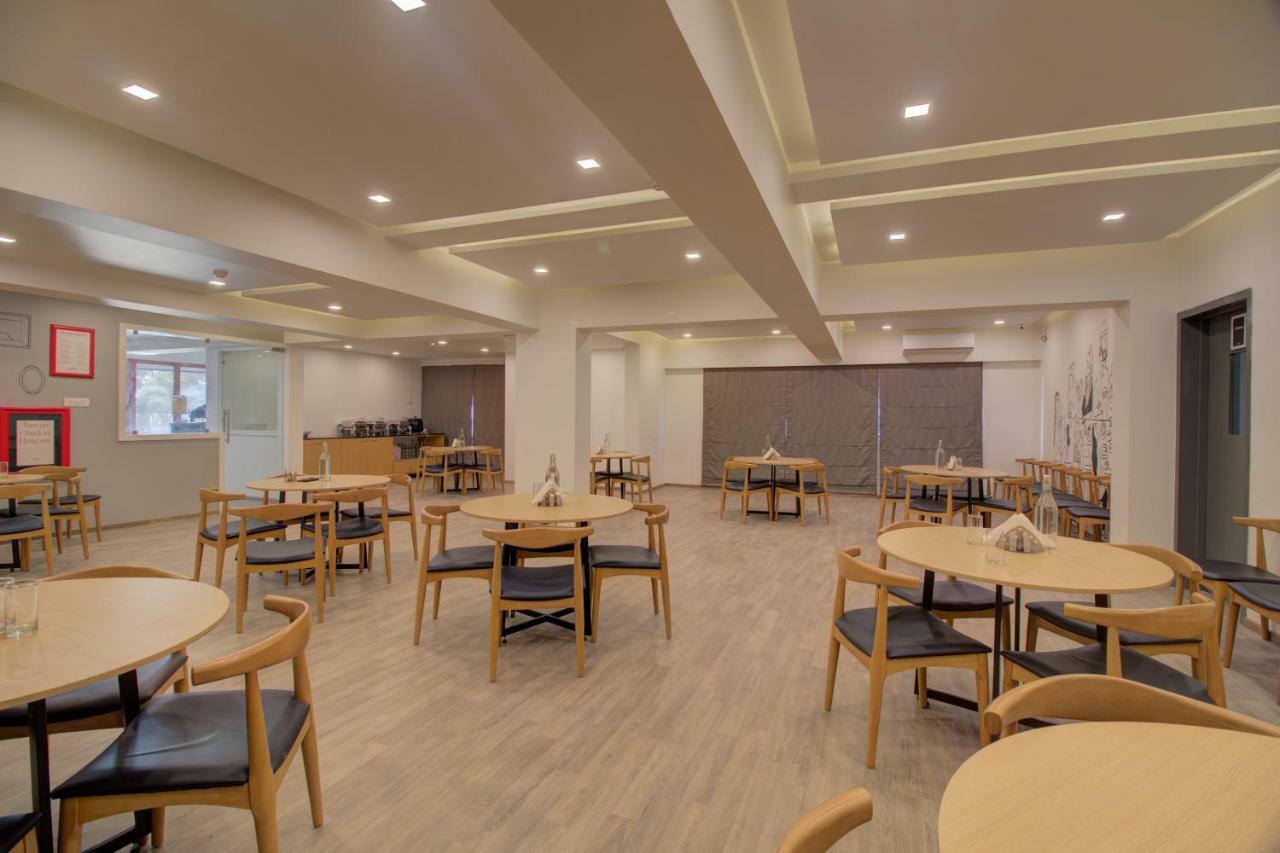 Townhouse Oak Kopar Khairane Navi Mumbai Formerly Ivy Hotel Zewnętrze zdjęcie