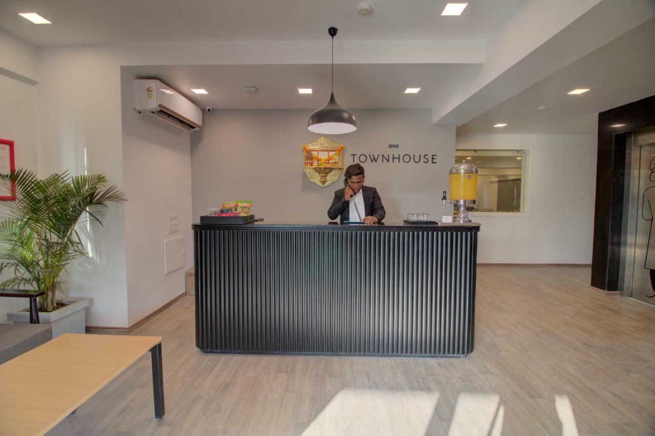 Townhouse Oak Kopar Khairane Navi Mumbai Formerly Ivy Hotel Zewnętrze zdjęcie